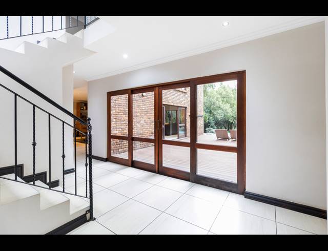 4 BEDROOM HOUSE FOR SALE IN LEEUWFONTEIN ESTATE